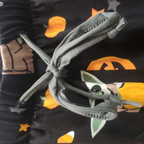 Munki Munki Star Wars NWOT Black Halloween Baby Yoda Sleep Shorts, S - Picture 2 of 6
